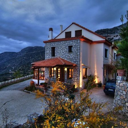 Nefeles Hotel Arachova Buitenkant foto