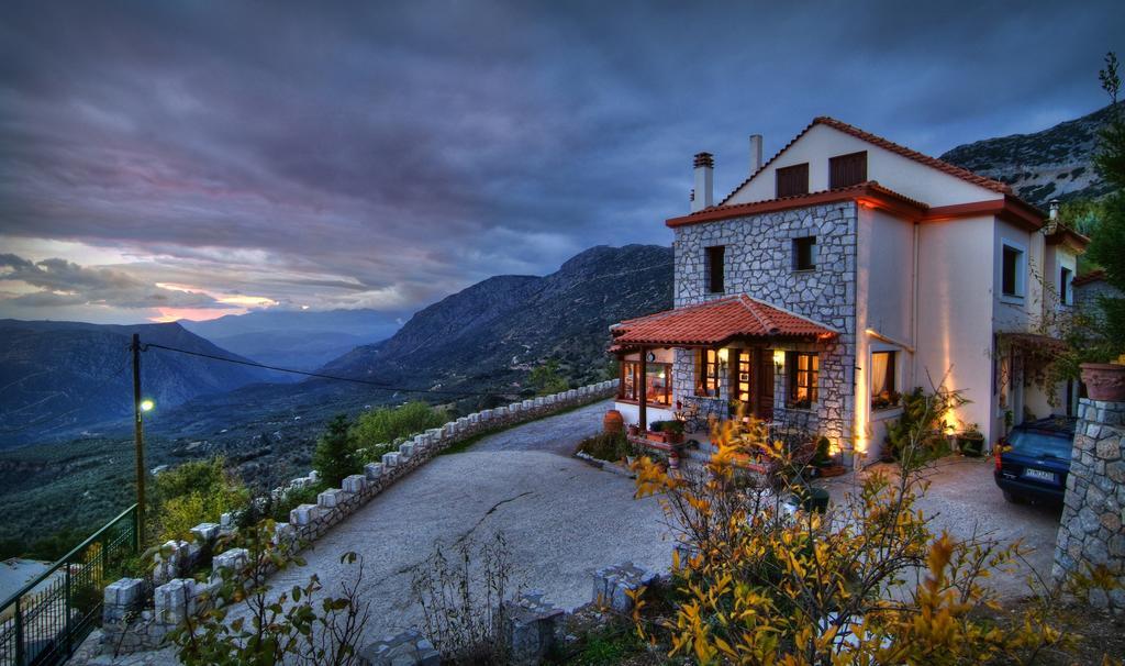 Nefeles Hotel Arachova Buitenkant foto
