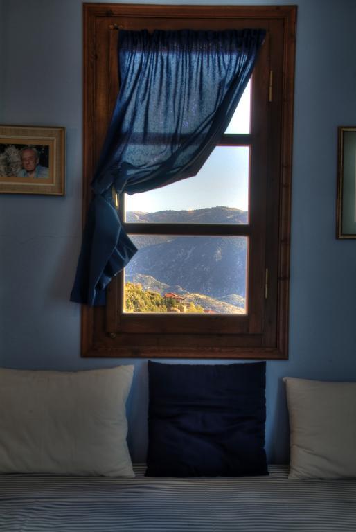 Nefeles Hotel Arachova Buitenkant foto