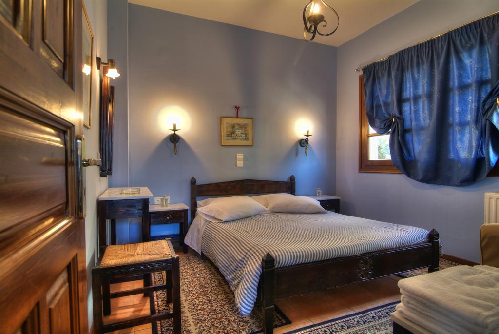 Nefeles Hotel Arachova Buitenkant foto