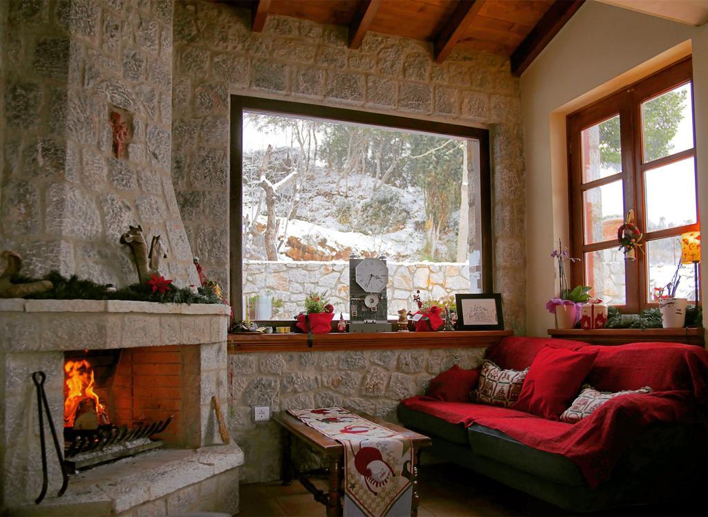 Nefeles Hotel Arachova Buitenkant foto
